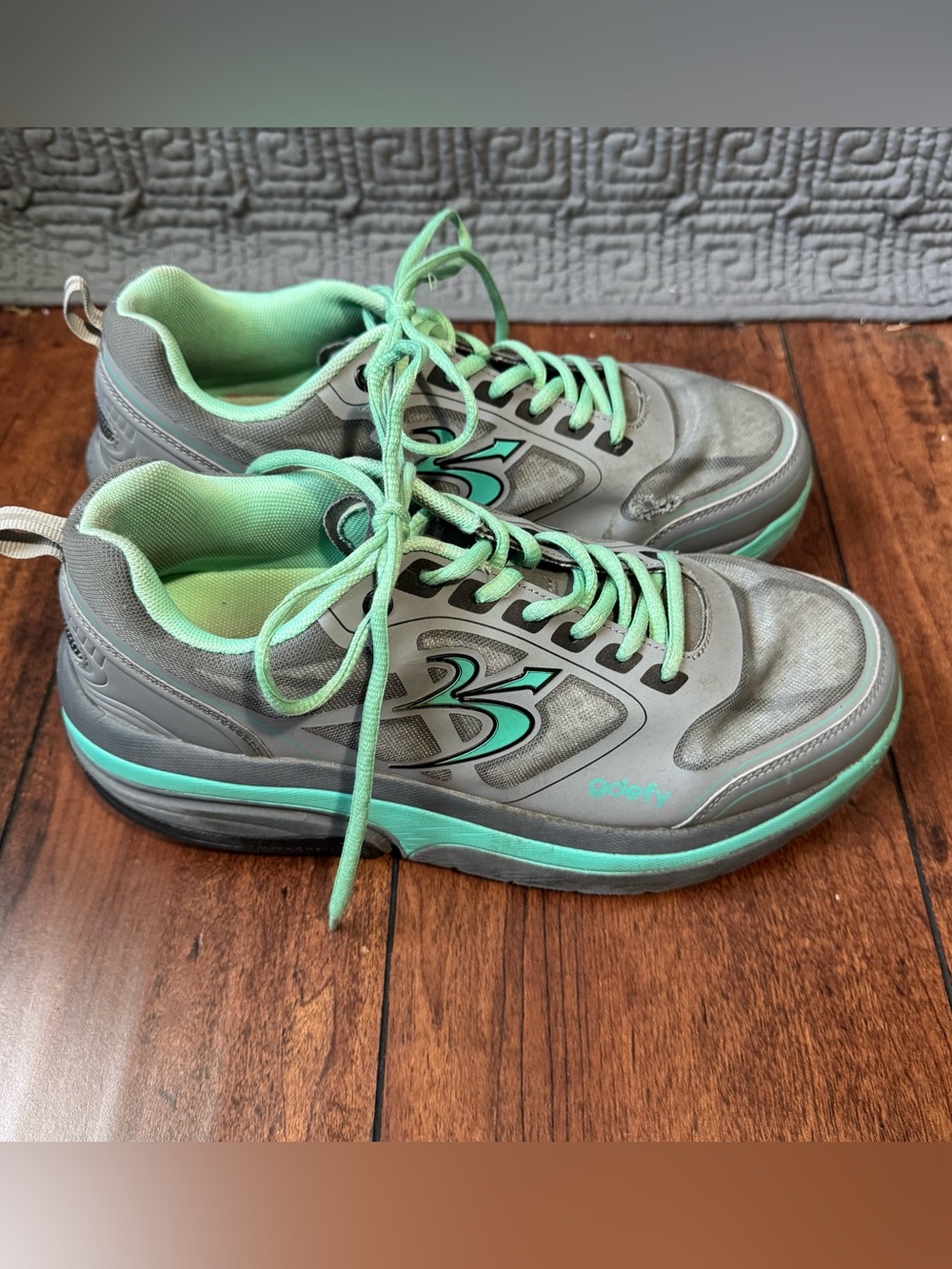 Gdefy Sneakers Men’s Size 10.5 Gravity Defyer TB9022FGU-XW Green Versoshock Tech